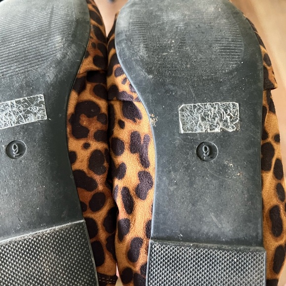 Leopard Print Women's Flats - Picture 2 of 2